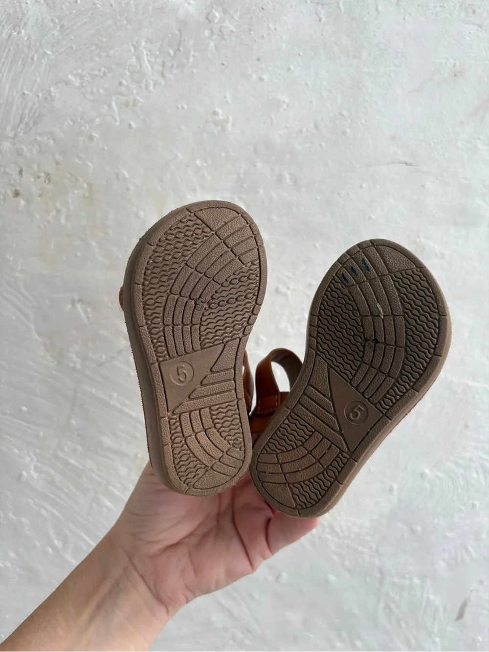 Lucky Brand Toddler Gianna Belt Buckle Sandals size 5